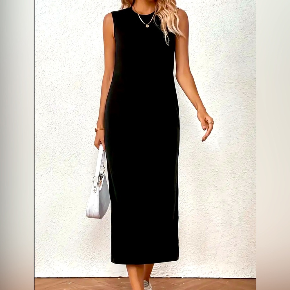 Women's Short Sleeveless Black Dress - Solid Color Round Neck Knitted Fabric